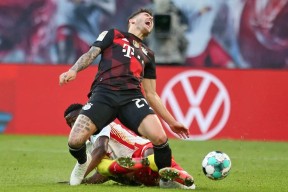 爱游戏游戏平台-拜仁慕尼黑迎荷甲关键赛，窗口期完成体检，震撼外界，赛季目标并未改变