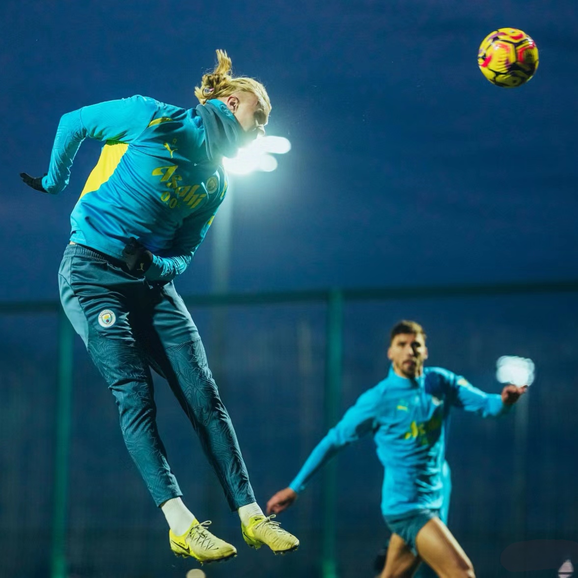 关于曼城发布备战花絮;加时末段门线救险;NBA总决赛任务艰巨;赛程密集仍需轮换的信息 关于曼城发布备战花絮;加时末段门线救险;NBA总决赛任务艰巨;赛程密集仍需轮换的信息